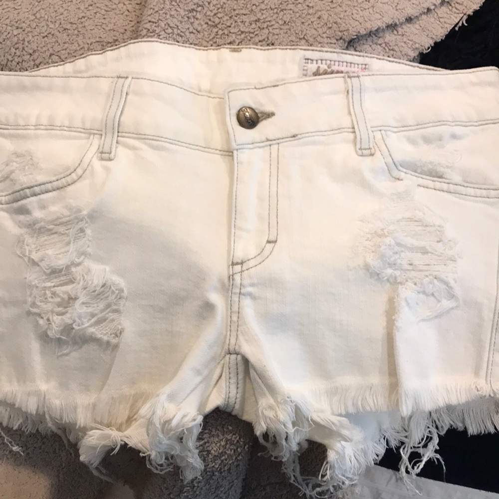 Siwy white distressed jean shorts size 29